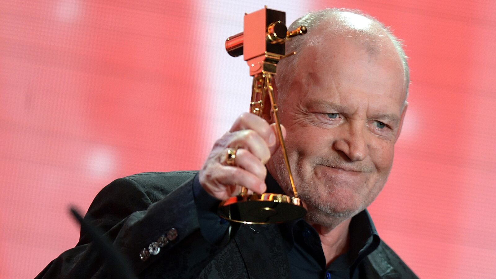 cheats/2014/12/22/joe-cocker-dies-at-70/141222-joe-cocker-cheat_gkjloe