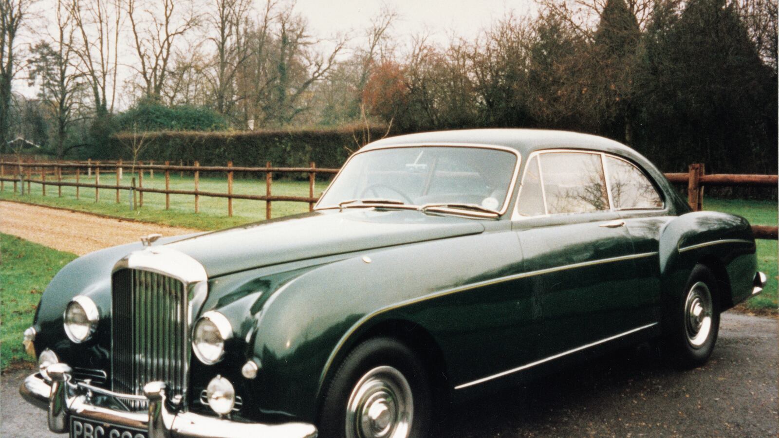 galleries/2014/10/27/a-history-of-bespoke-bentley-luxury-photos/141024-bently-01_l4zacj