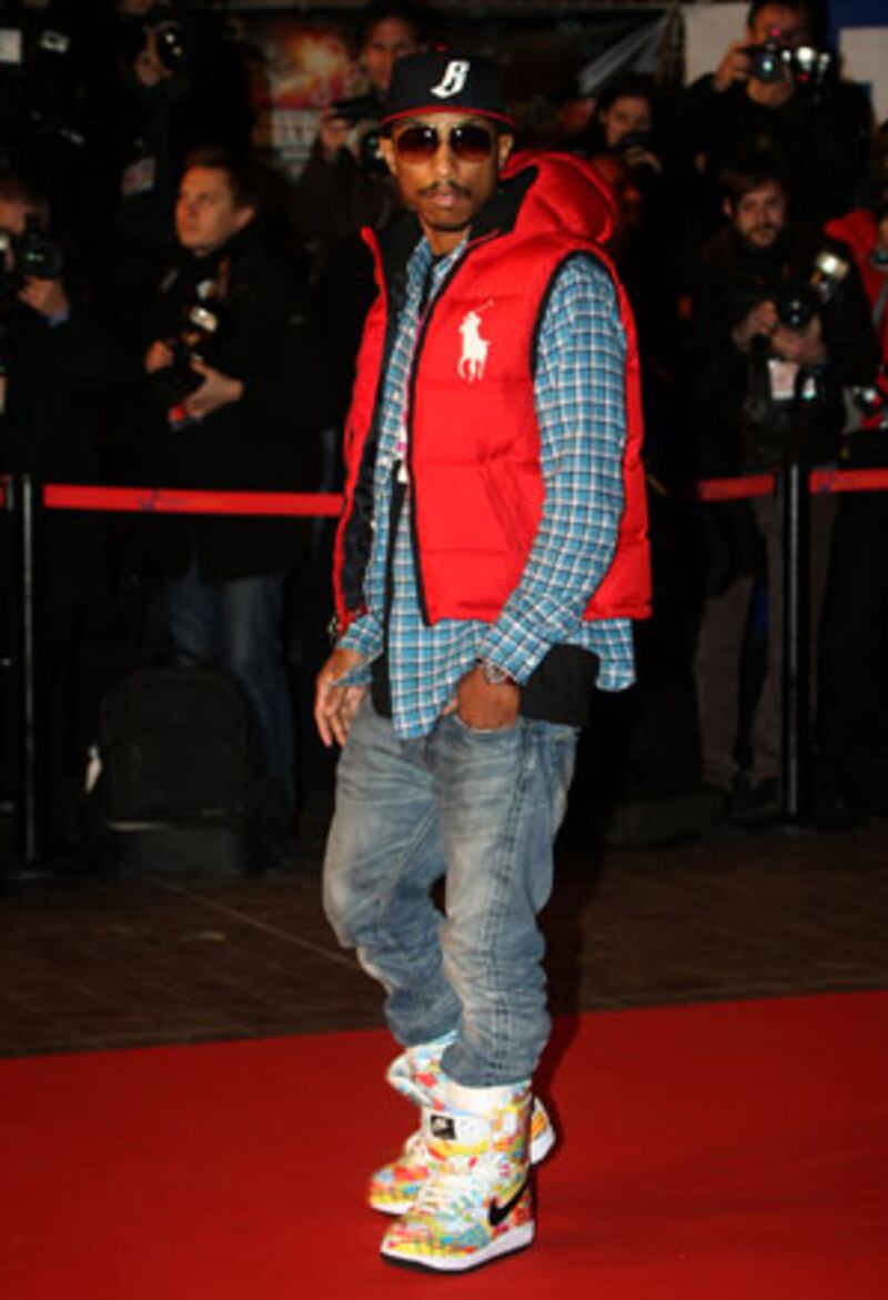 galleries/2010/01/25/nrj-music-awards/red-carpet---pharrell_nnxyp2