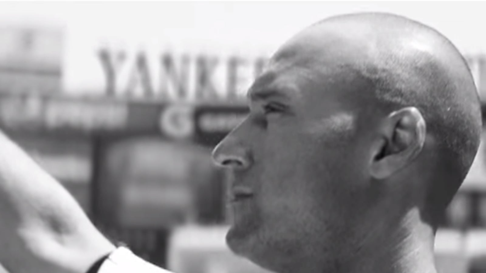 articles/2014/09/21/dumpster-politicians-jeter-tributes-and-more-viral-videos/140919-wivv-tease_twf14i