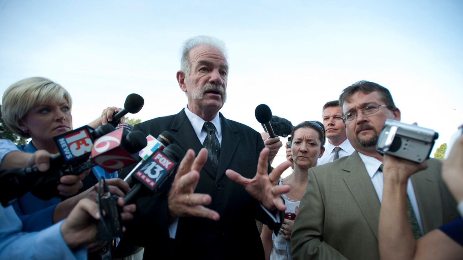 articles/2012/09/12/who-is-pastor-terry-jones-the-man-promoting-the-anti-muslim-film/deluca-terry-jones-embed-tease_wcx9z6