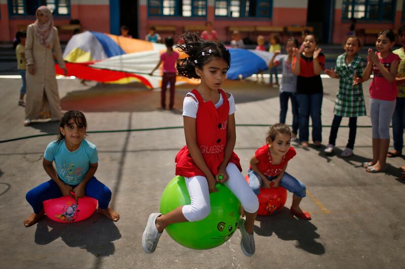 galleries/2013/06/29/week-in-photos-june-29-2013/130627-gaza-city-girls-jumping_lkaq8n