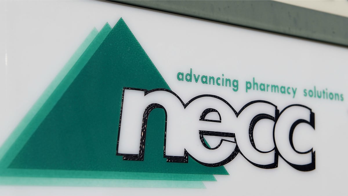 cheats/2012/10/18/fda-links-tainted-steroids-to-meningitis/fda-links-steriods-meningitis-cheat_wnnotn