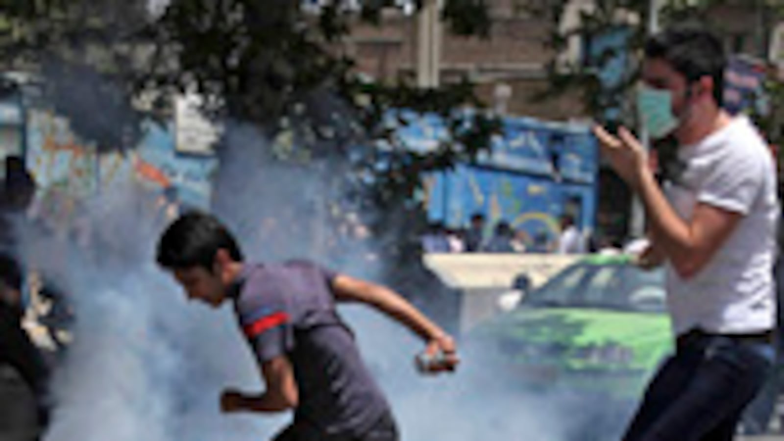 articles/2009/07/23/momentum-shifts-to-irans-reformers/aslan-iran-momentum_39362_mpccbj