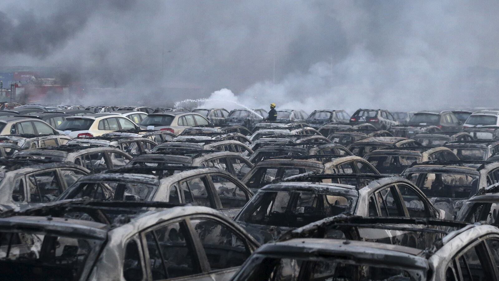 galleries/2015/08/13/tianjin-explosions-devastate-chinese-port-photos/150813-china-explosion-05_sdixsd