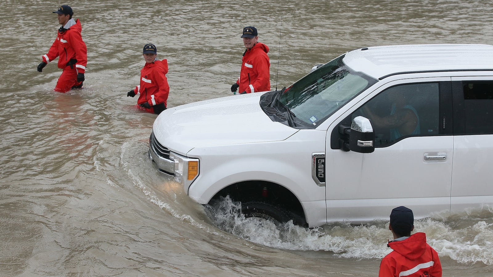 170830-rescuers-feared-injured-houston-harvey_o9sa3k
