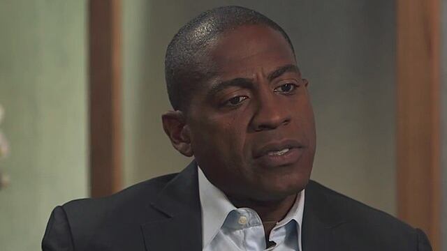 640px-Carlos_Watson_interviewing_ouvulx