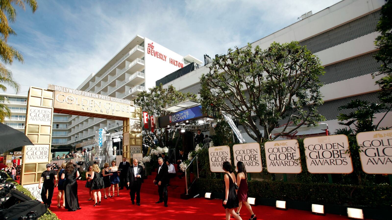 articles/2016/01/10/how-to-watch-2016-golden-globes-live-stream-online/160110-golden-globes-tease_hgkfqx