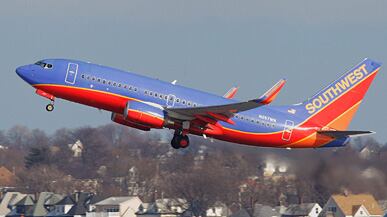 galleries/2011/09/27/leisha-hailey-kevin-smith-and-others-kicked-off-southwest-flights-photos/new-kicked-off-southwest-topbox_skgmh4