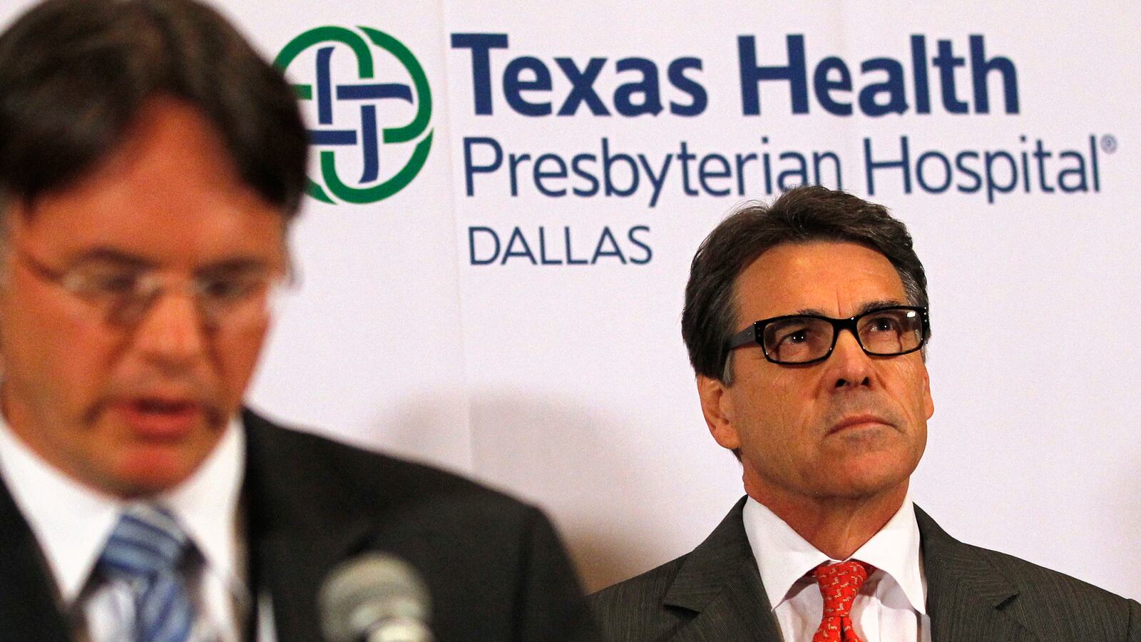 articles/2014/10/16/rick-perry-avoids-ebola-like-the-plague/141016-nuzzi-perry-tease_yelh28