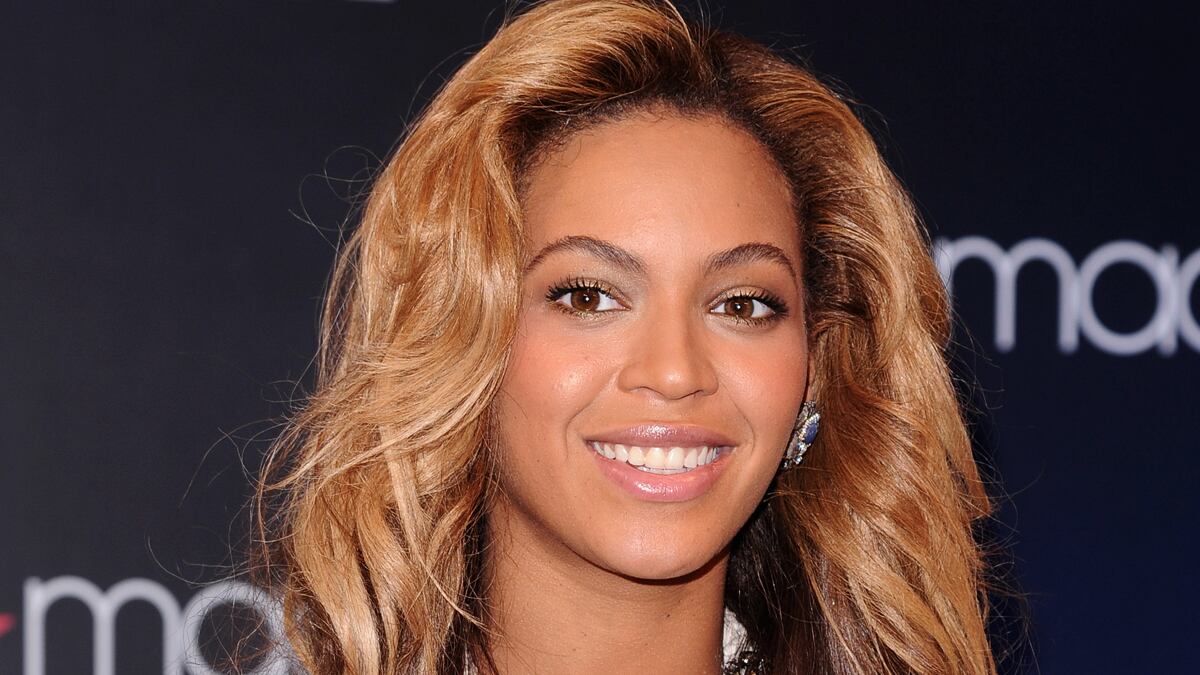 cheats/2011/11/04/rowland-beyonc-expecting-a-girl/beyonce-girl-cs_nkayjv