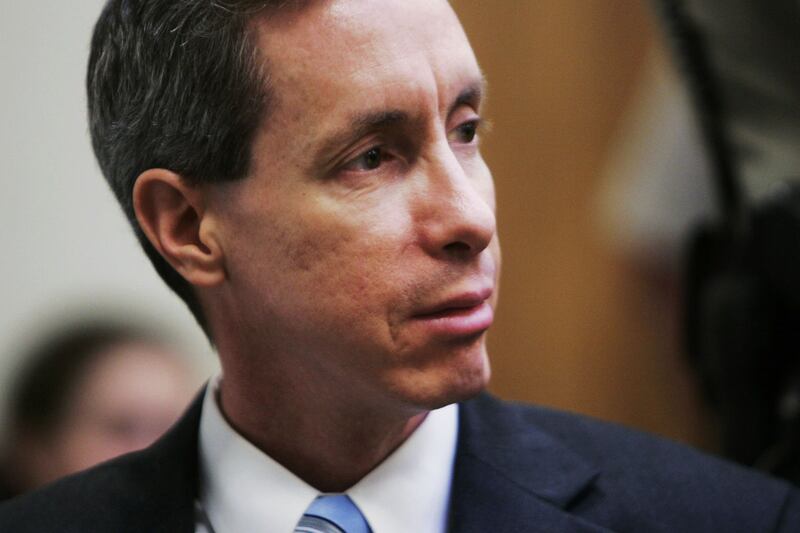 articles/2011/08/22/warren-jeffs-new-prophet-william-jessop-tries-to-seize-control-of-flds-cult/warren-jeffs-trial-cheat_aacgnk