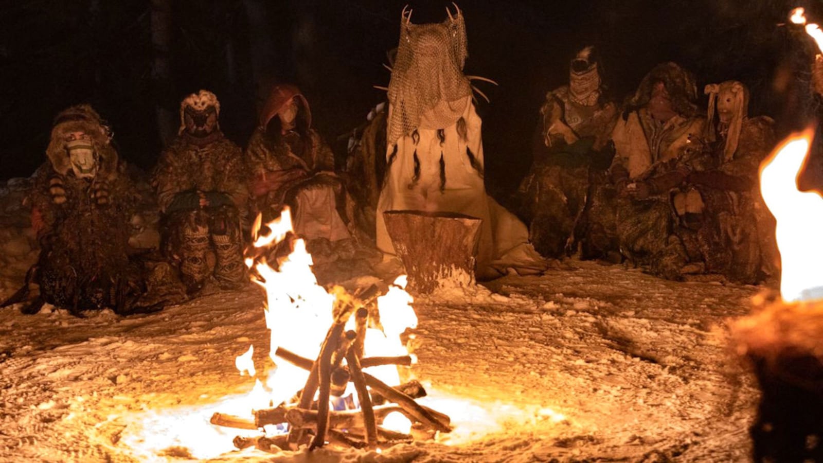 220107-Yellowjackets-hero_xyopiz