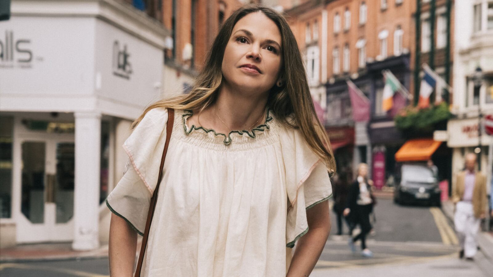 180605-Fallon-Sutton-Foster-tease_2_vlehar