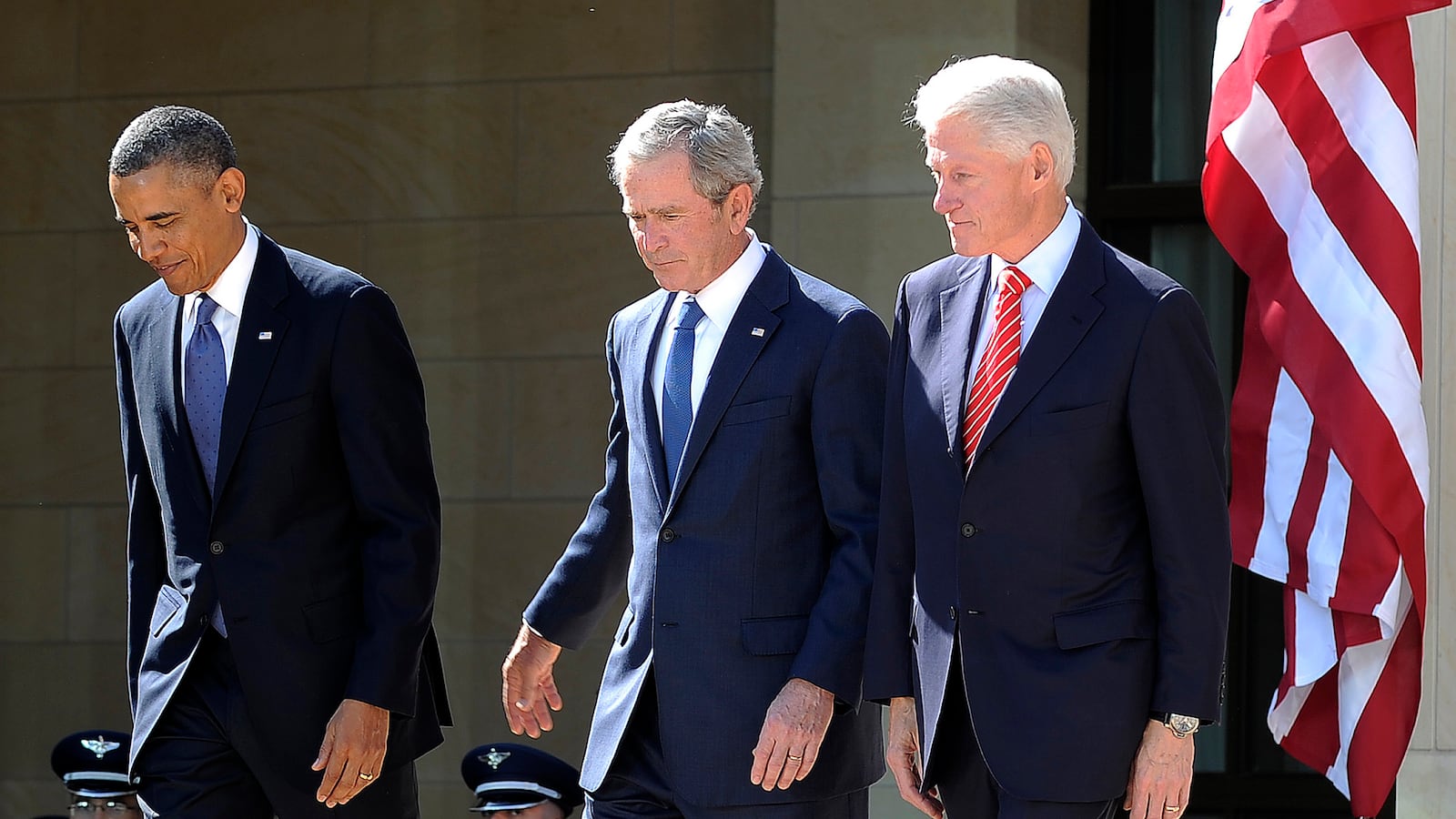 cheats/2013/04/25/clinton-jokes-about-bush-s-paintings/130425-clinton-bush-library-cheat_qjoa97