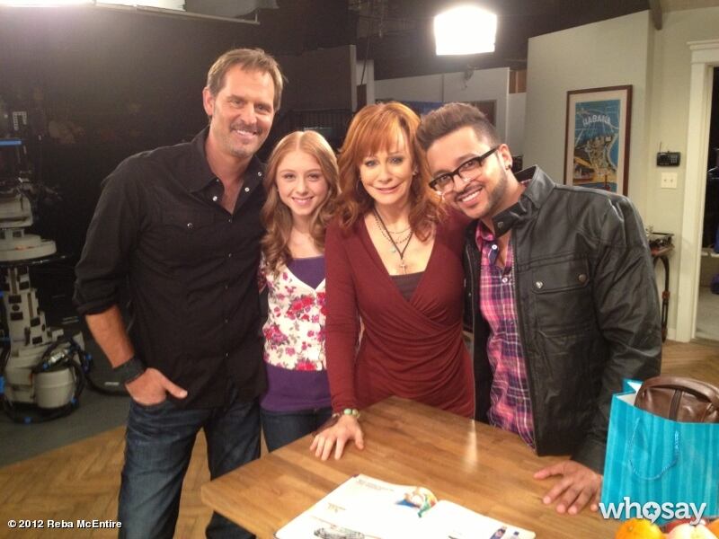 galleries/2012/10/21/tom-hanks-miley-cyrus-more-celebrity-twitter-pictures-photos/reba_mcentire_qud5dq