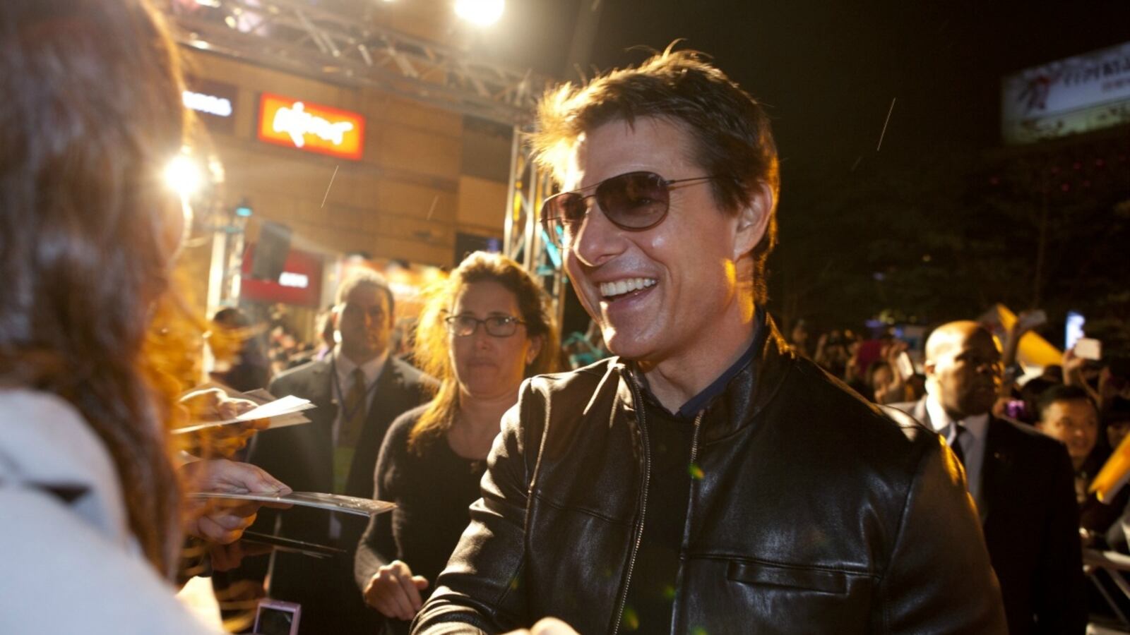 cheats/2013/04/09/tom-cruise-didn-t-expect-divorce/tom-cruise-cheat_pmdtir