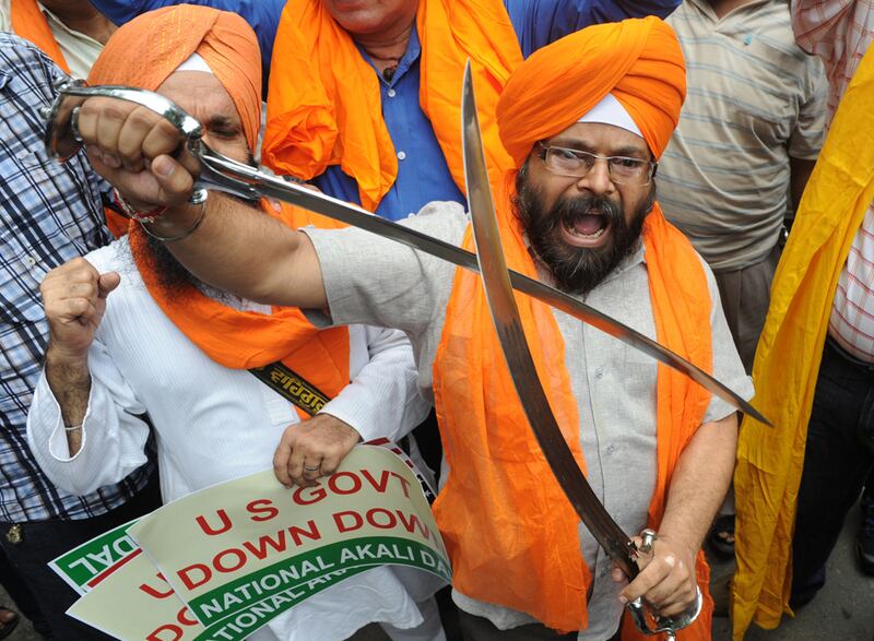 galleries/2012/08/05/shooting-at-sikh-temple-in-oak-creek-wisconsin-photos/update-gal-shooting-wis-sikh-5_xffkvq