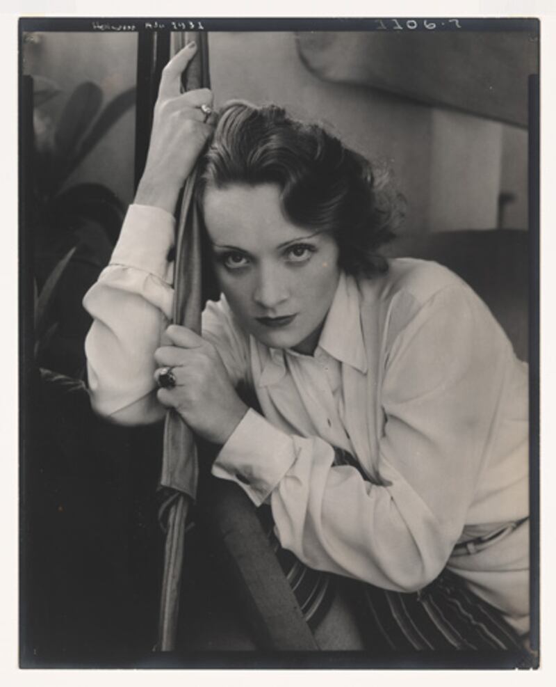 articles/2013/12/14/a-celebration-of-edward-steichen-the-world-s-first-fashion-photographer/131213-jones-steichen-photography-embed2_ssmt4m