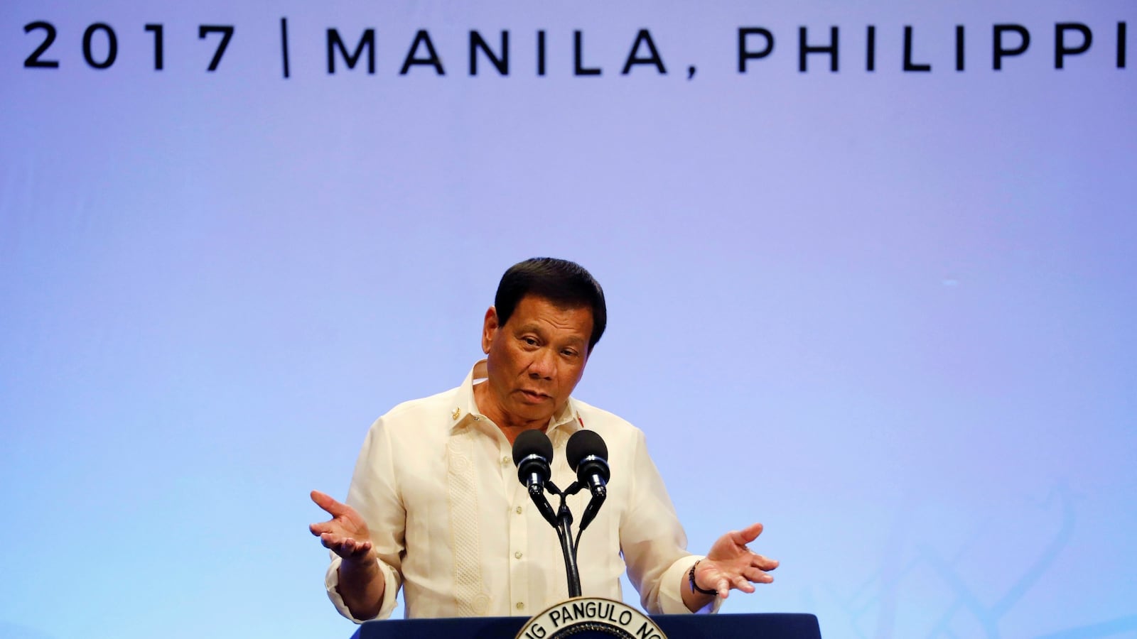 cheats/2017/04/30/white-house-praises-duterte-s-drug-crackdown/170430-trump-duterte-cheat_ki7jvk