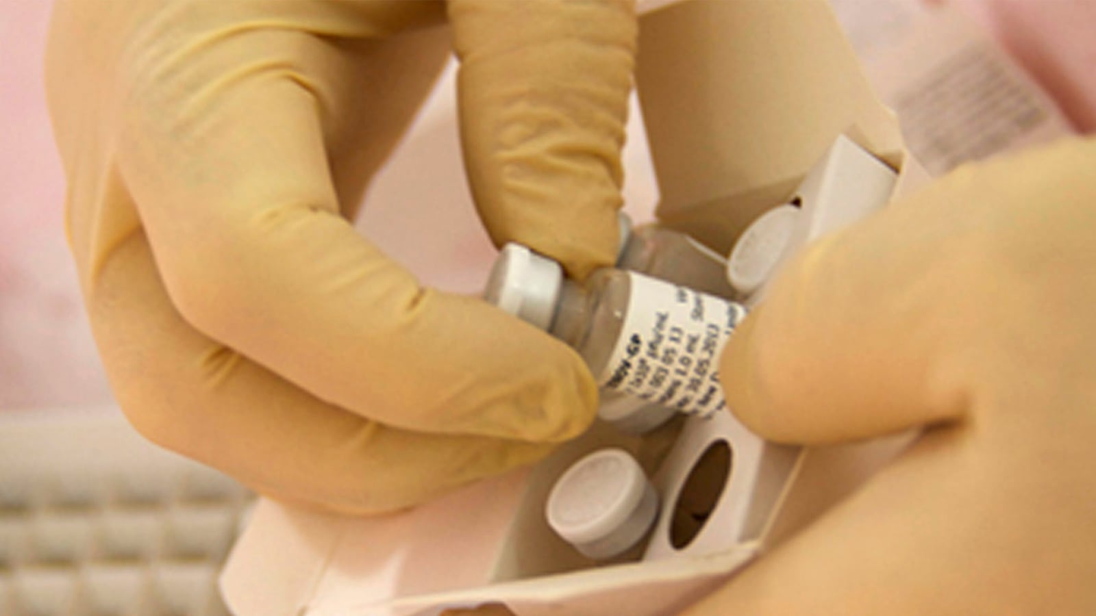 cheats/2014/10/24/who-200k-ebola-vaccines-by-mid-2015/141024-ebola-vaccine-cheat_wzbgvo