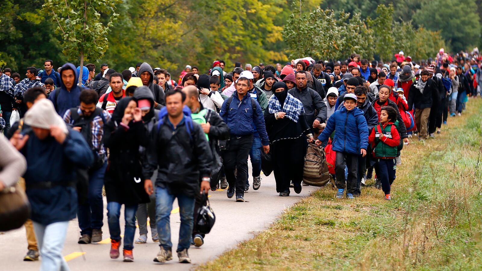 articles/2015/10/05/why-republicans-doomsday-warnings-about-terrorist-refugees-are-bs/151004-moraff-syrian-refugees-tease_nrwllf