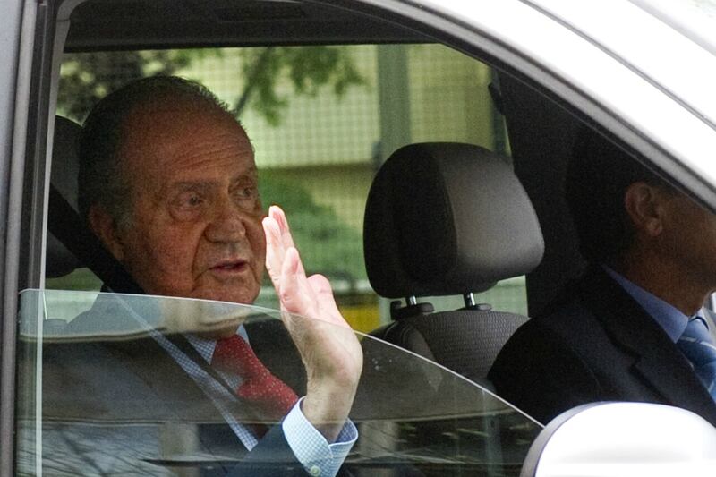 articles/2014/06/09/prince-charles-is-withering-waiting-for-the-throne-says-spain-s-outgoing-king-juan-carlos/spain-king-cheat_fatqao