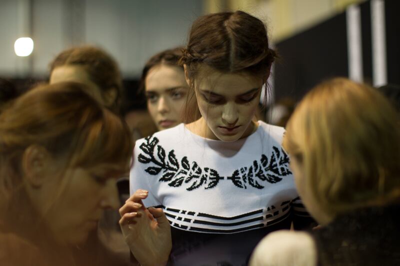 galleries/2013/03/07/backstage-at-paris-fashion-week-fall-2013-photos/130306-fashion14_qfjdhl