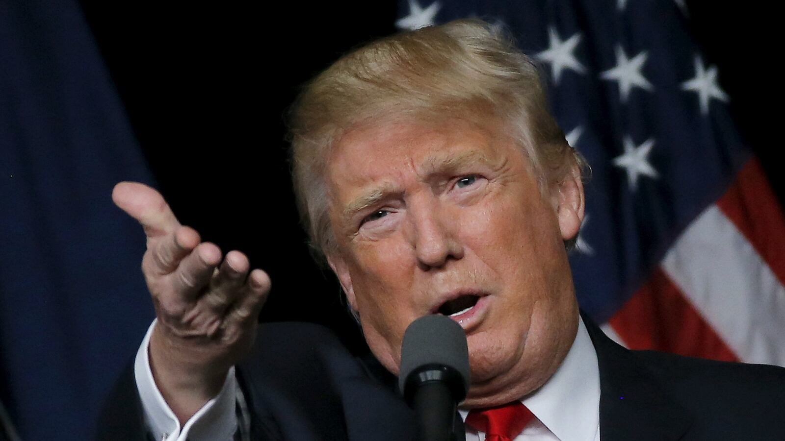 cheats/2016/04/24/man-arrested-for-trump-rally-bomb-threat/160423-trump-delaware-cheat_kfurdo