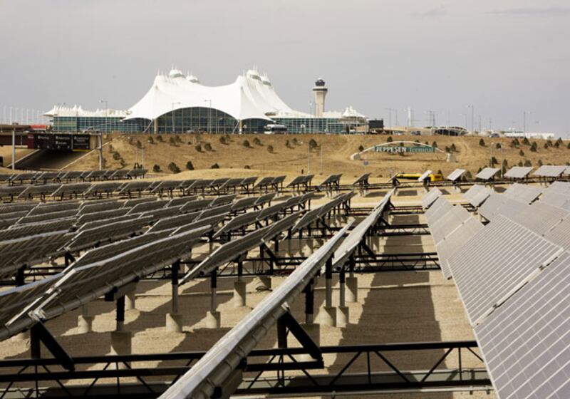 galleries/2009/11/19/america-s-airports-ranked-from-first-to-worst/airports---17-denver-international-airport_zboe5e