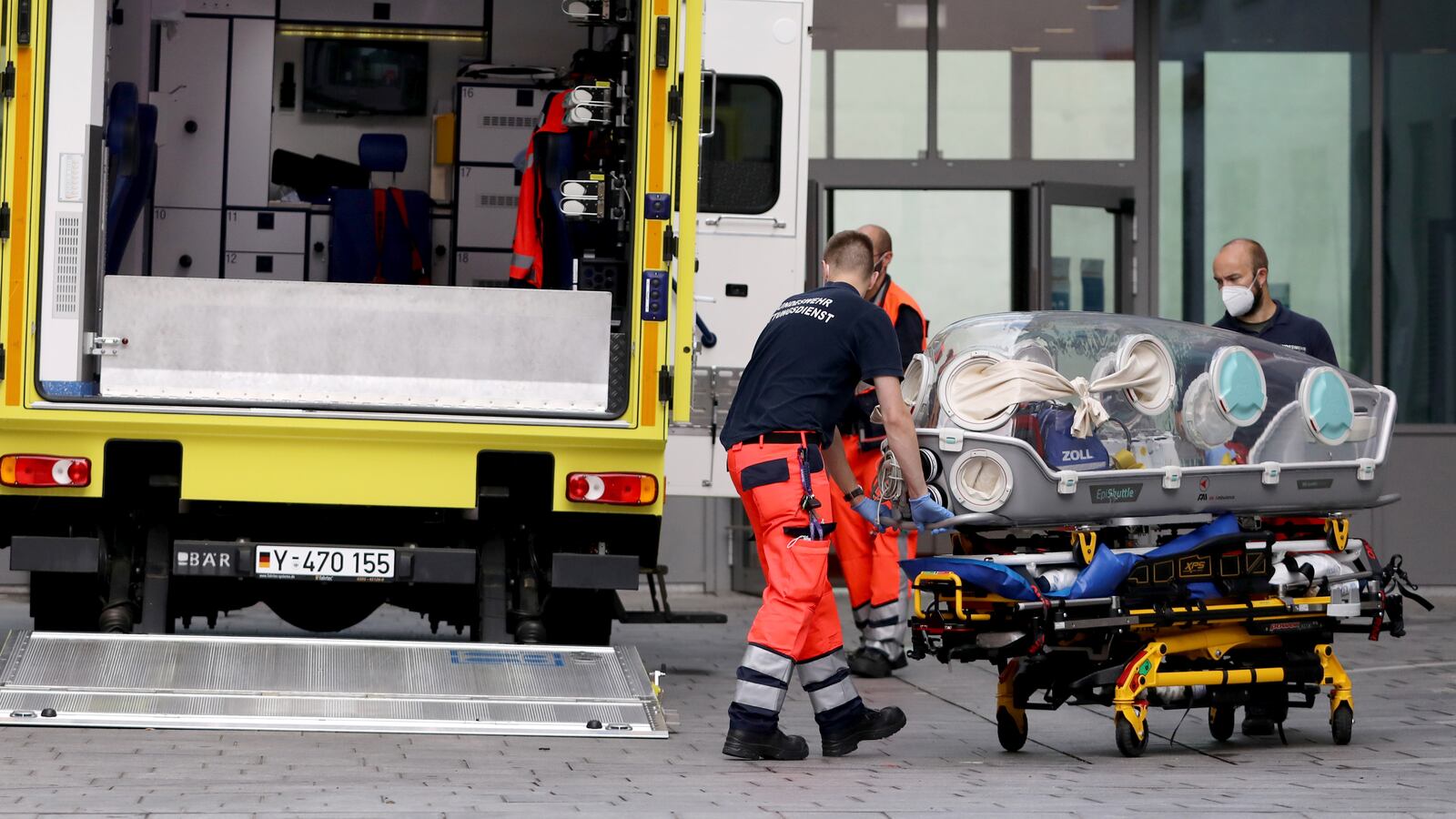 2020-08-22T090930Z_1766472416_RC2XII9TH32X_RTRMADP_3_RUSSIA-POLITICS-NAVALNY-GERMANY_atwiex