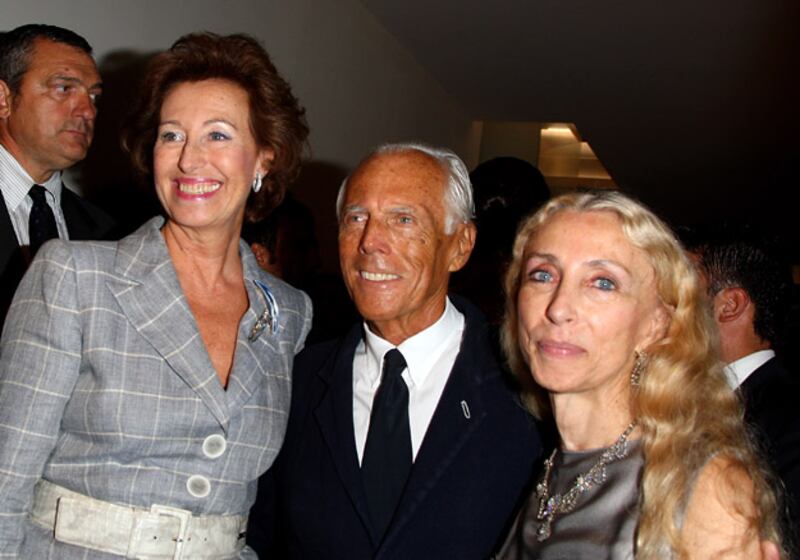 galleries/2009/09/10/fashion-s-night-out/fashions-night-out---armani_tzwhnj