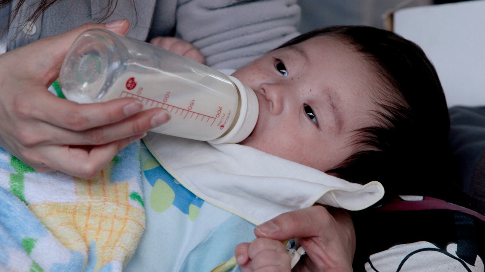 cheats/2011/12/07/radiation-found-in-japanese-baby-formula/japan-baby-formula-radiation-cheat_ix3rm4