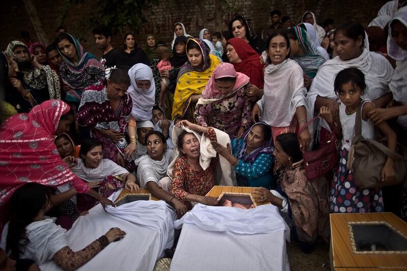 galleries/2013/09/23/pakistani-church-bombing-kills-dozens-photos/gal-pakistani-church-11_cwsbj5