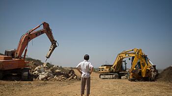 cheats/2010/09/27/bulldozers-back-to-work-in-west-bank/bulldozers-in-west-bank_qeskgz