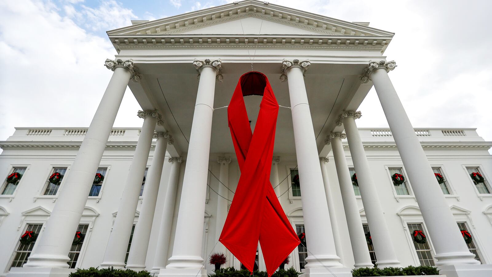 211130-white-house-aids-hiv-tease-01_qmmdat