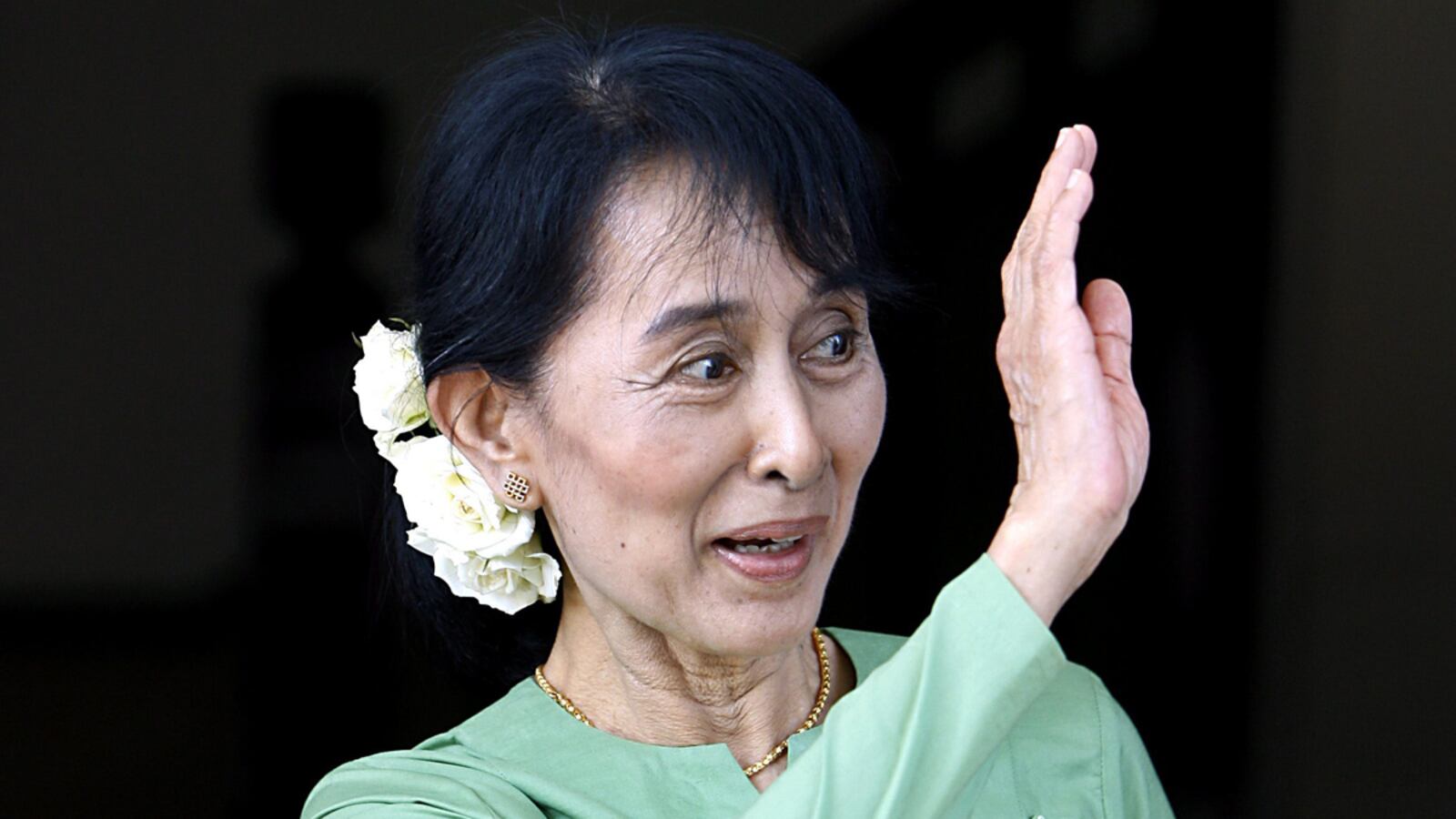 cheats/2012/01/10/opposition-leader-will-run-in-myanmar/myanmar-aung-san-suu-kyi-running-for-parliament-cheat_y9f0fe