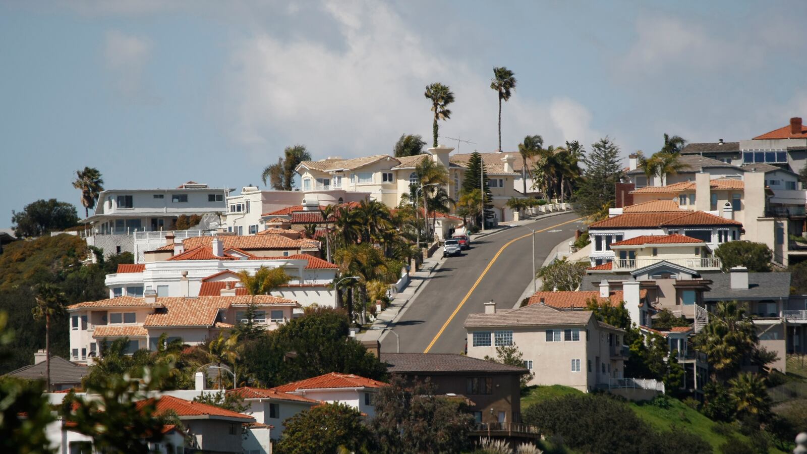 cheats/2013/05/20/more-poor-people-now-live-in-suburbs/130520-california-suburbs-tease_nv1n4o