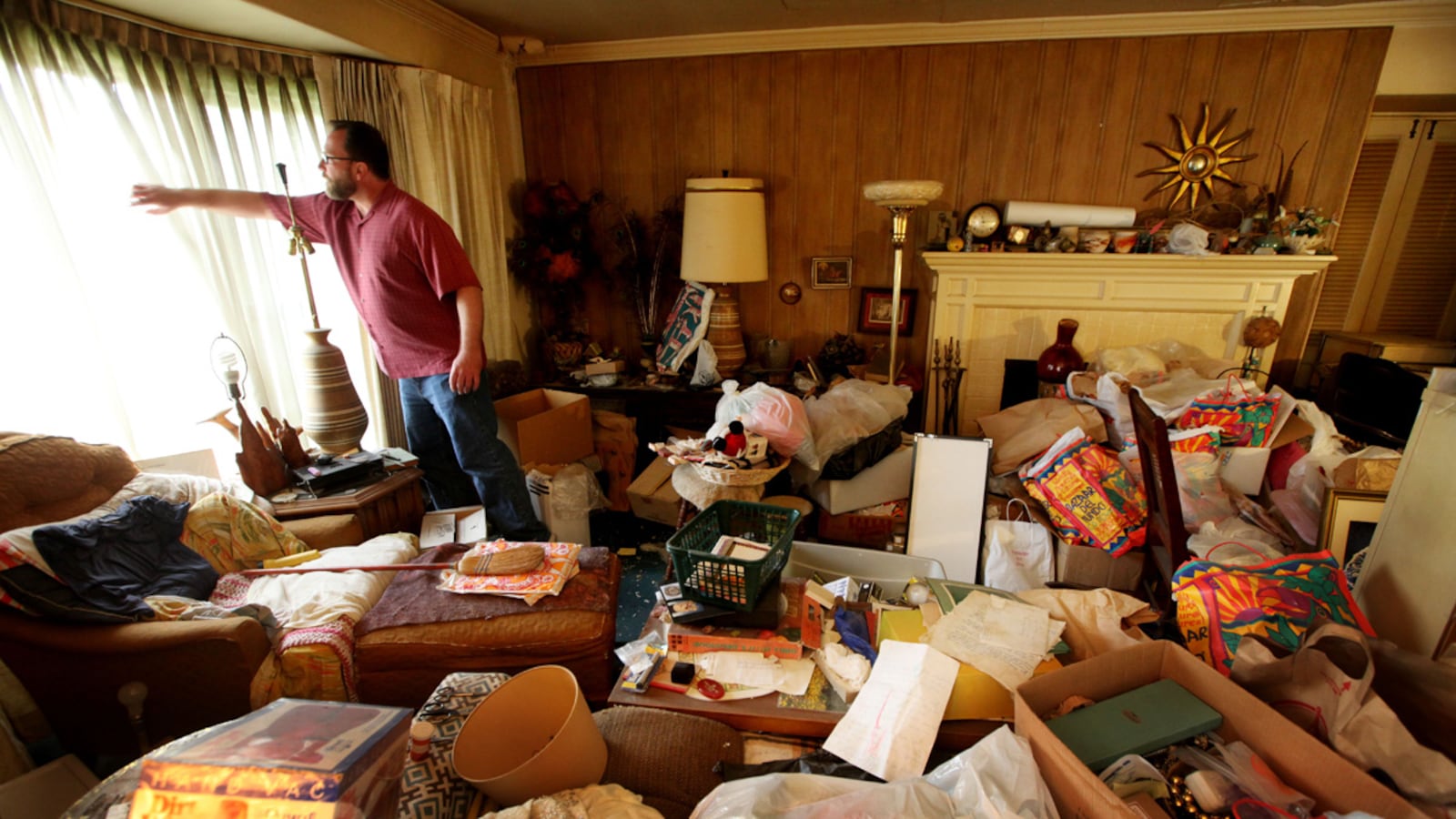 articles/2012/01/14/consumption-makes-us-sad-science-says-we-can-be-happy-with-less/consumption-schwartz_x886ot