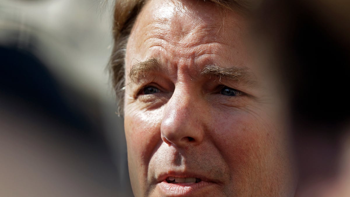 cheats/2012/03/22/report-edwards-used-prostitutes/john-edwards-call-girl-investigation-anna-gristina-cheat_xi6hps