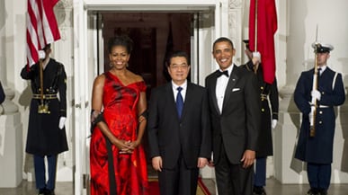 articles/2011/01/19/michelle-obama-in-alexander-mcqueen-lady-in-red-at-white-house-state-dinner/state-dinners_154118_ongnli