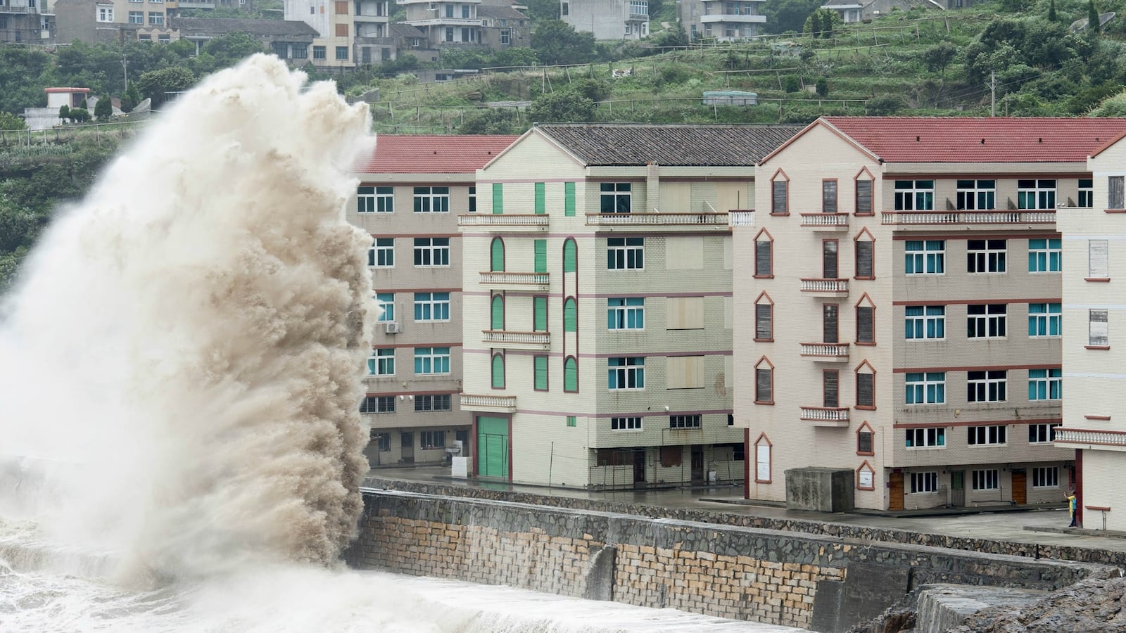 cheats/2015/07/11/1-million-evacuated-from-china-typhoon/150711-typhoon-cheat_fpcufv