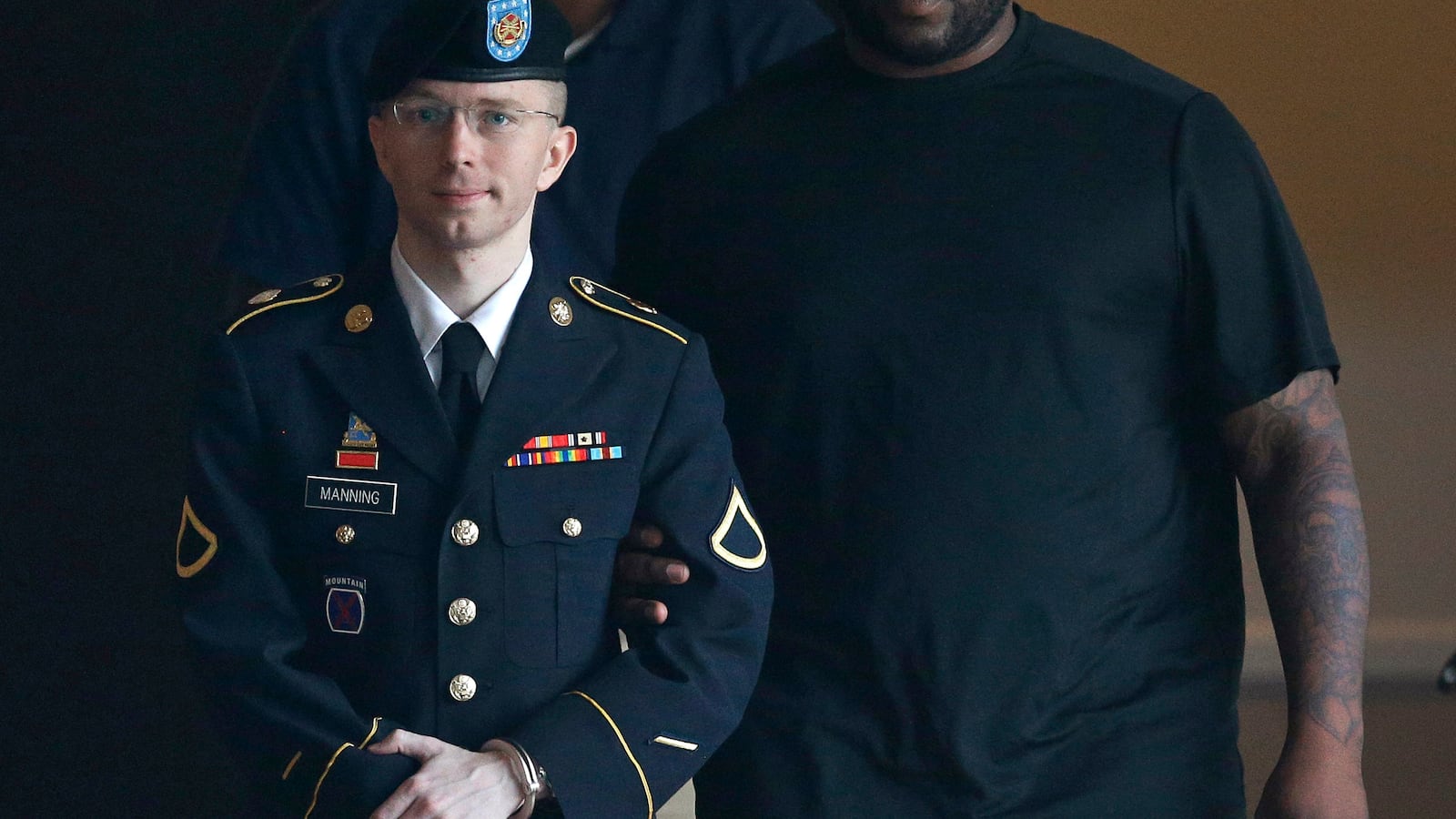 cheats/2013/07/26/prosecutor-casts-manning-as-anarchist/130726-manning-cheat_fabbvo