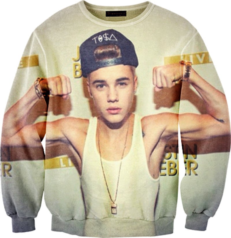 galleries/2012/11/22/justin-bieber-snooki-more-from-tumblr-s-sexy-sweaters-photos/justin_bieber_z8chme