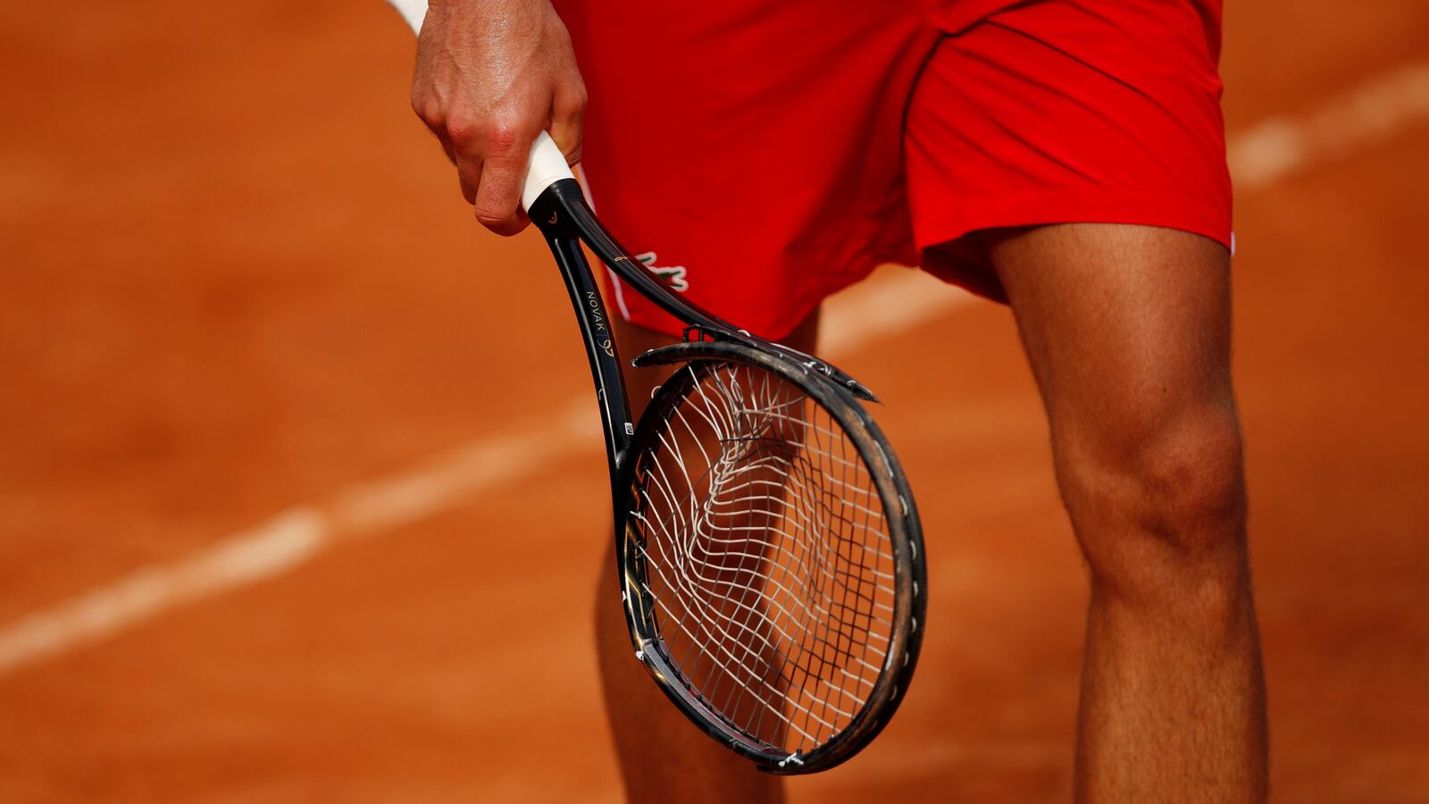 2020-09-19T134812Z_755657353_RC2P1J9JVVNN_RTRMADP_3_TENNIS-ROME_rd4knm