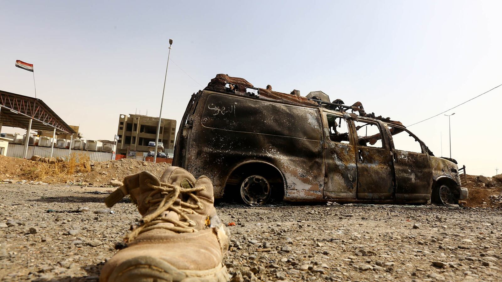 articles/2014/06/11/iraq-wants-america-back-to-fight-al-qaeda-with-air-strikes/140611-lake-iraq-tease_xn8rxq