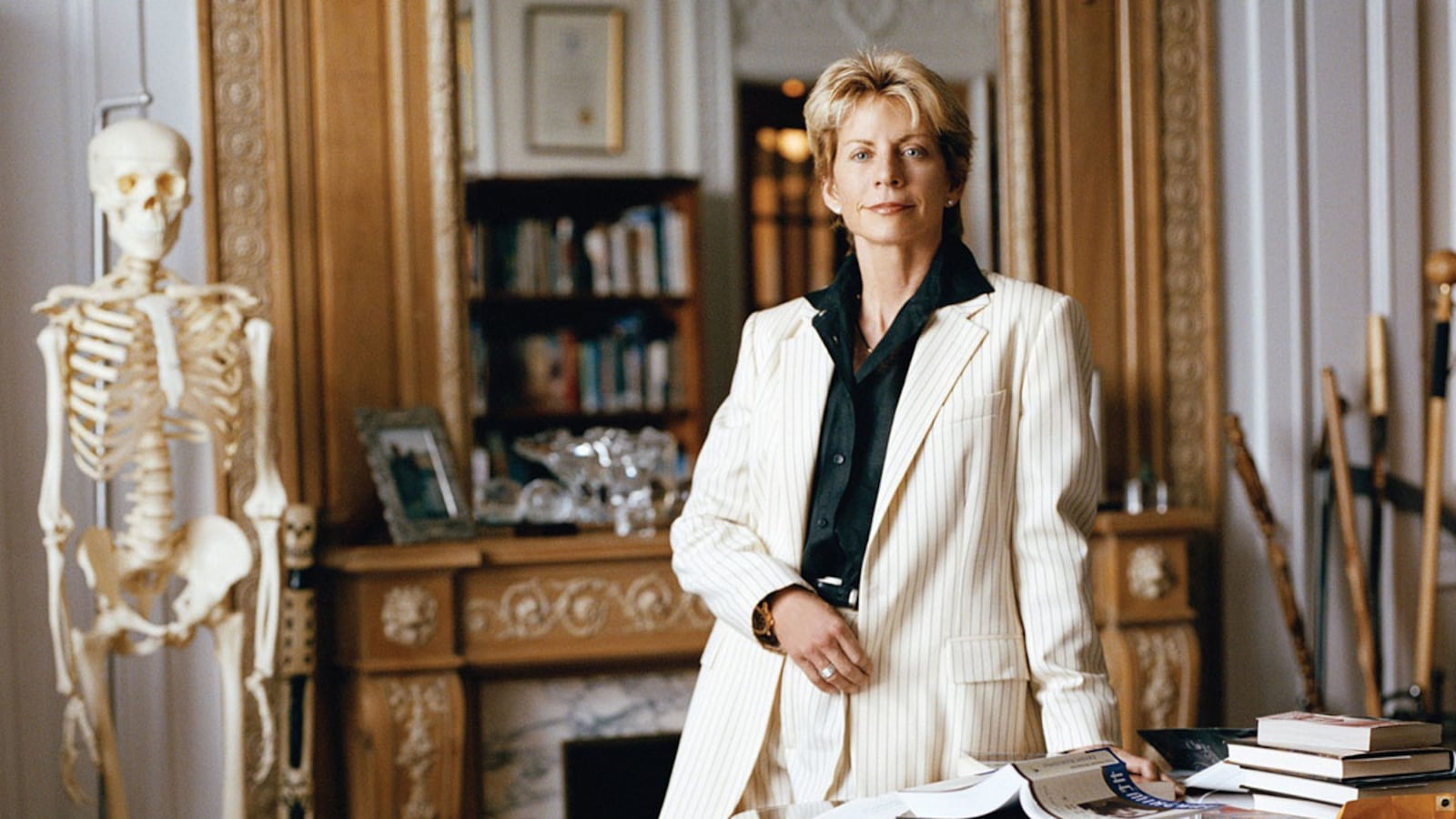 articles/2011/12/13/patrica-cornwell-talks-new-book-red-mist-forensics-and-angelina-jolie/patricia-cornwell-kaplan_hkqrox