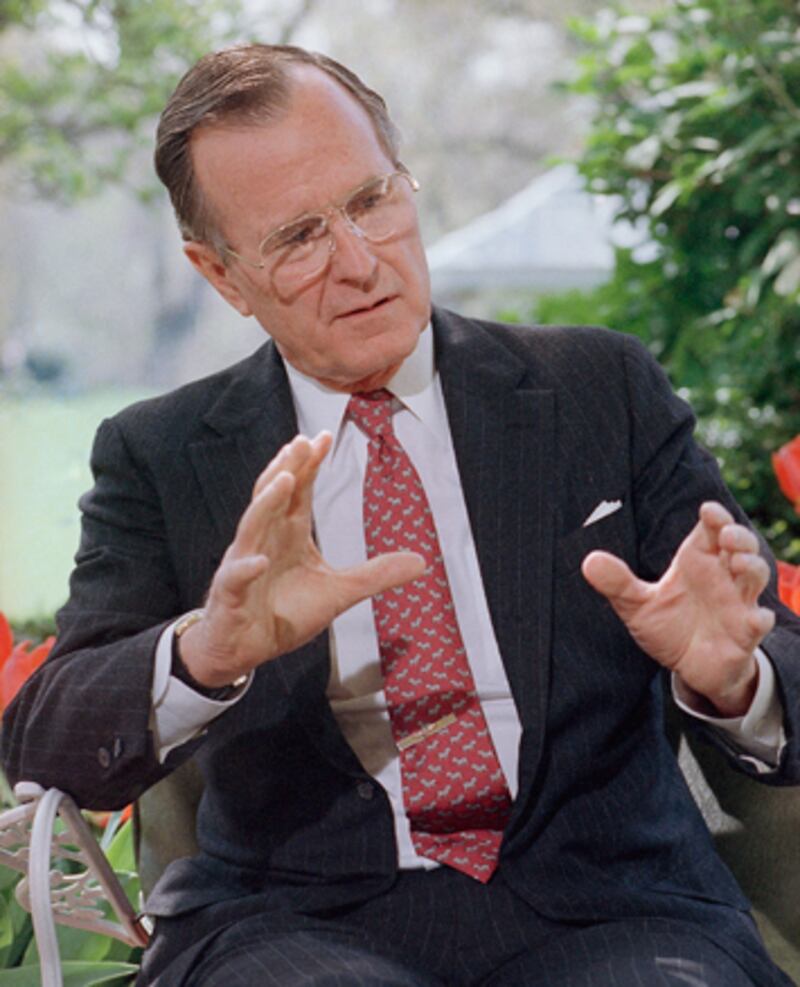 galleries/2010/11/24/relive-the-biggest-holiday-weekend-scandals/holiday-scandals---iran-contra_ubt4u0