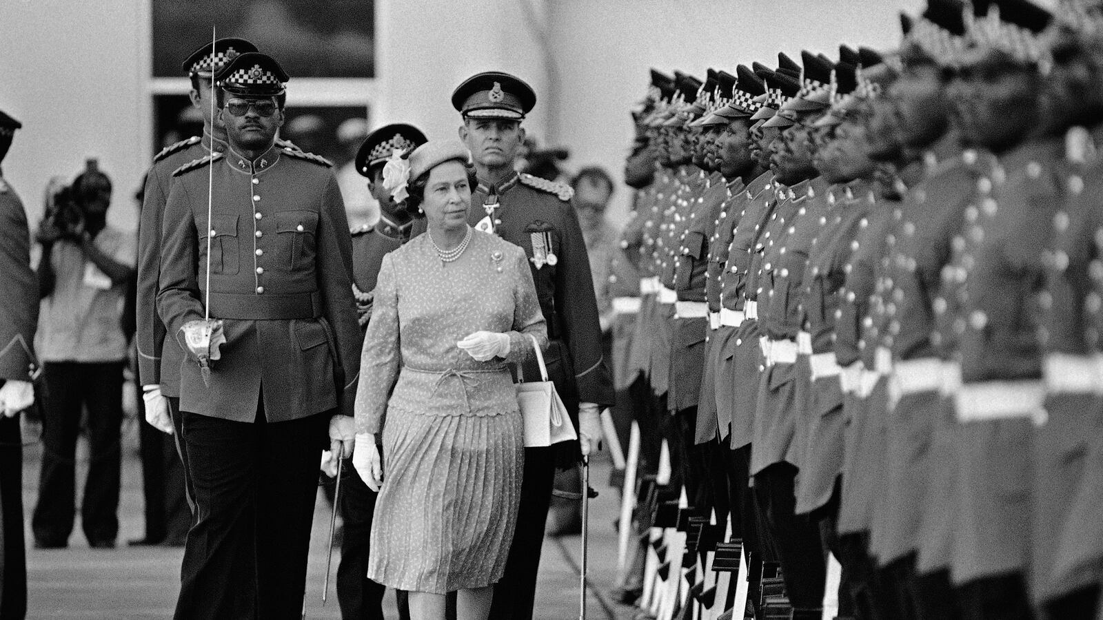 articles/2013/08/01/queen-s-speech-in-event-of-nuclear-war-revealed/130801-queen-war-cheat_efuvo2