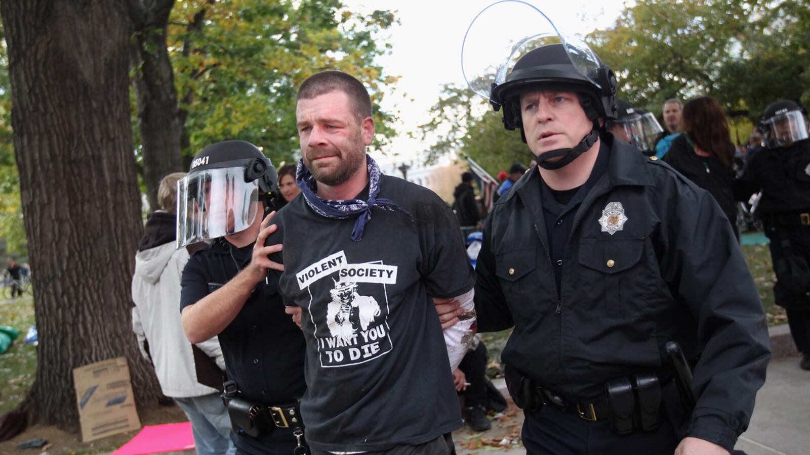 cheats/2011/10/31/dozens-arrested-at-occupy-protests/occupy-protests-arrests-cs_lo4qsm